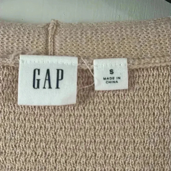GAP woman’s long sleeve sweater - Picture 2 of 3